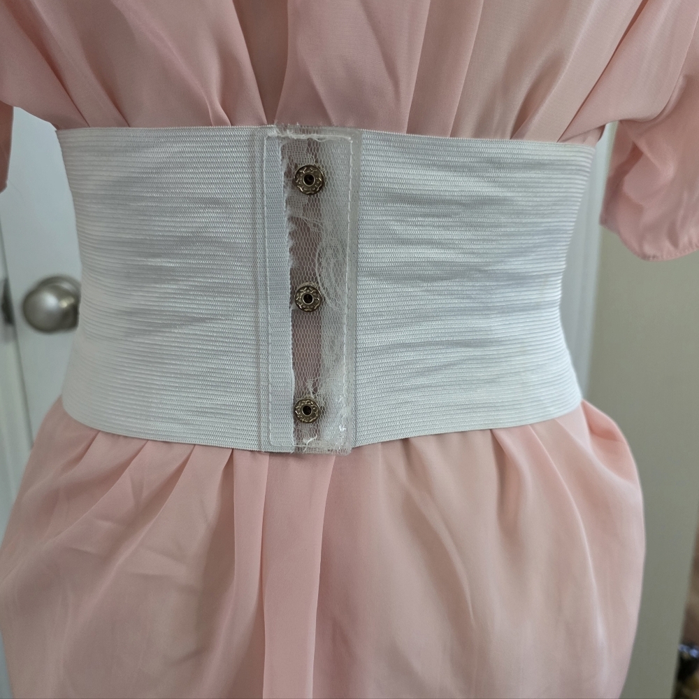 White Lace-Up Corset Belt - Picture 4 of 5